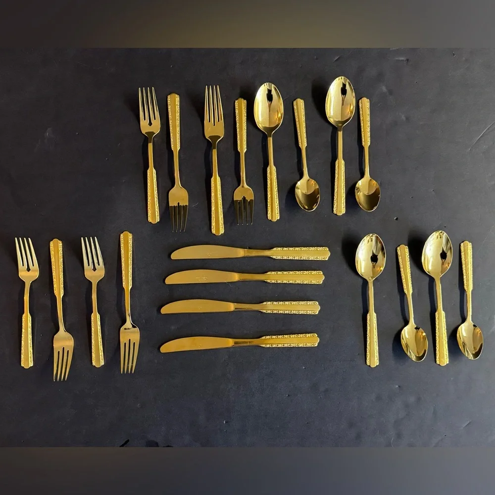 Vintage 20 Piece Rogers Stainless Korea.Full 4 person flatware set.Gold finish.